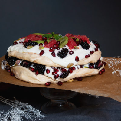 festive pavlova