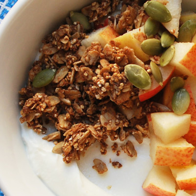 Vanilla Yogurt Parfait with Granola, Pears and Pumpkin Seeds